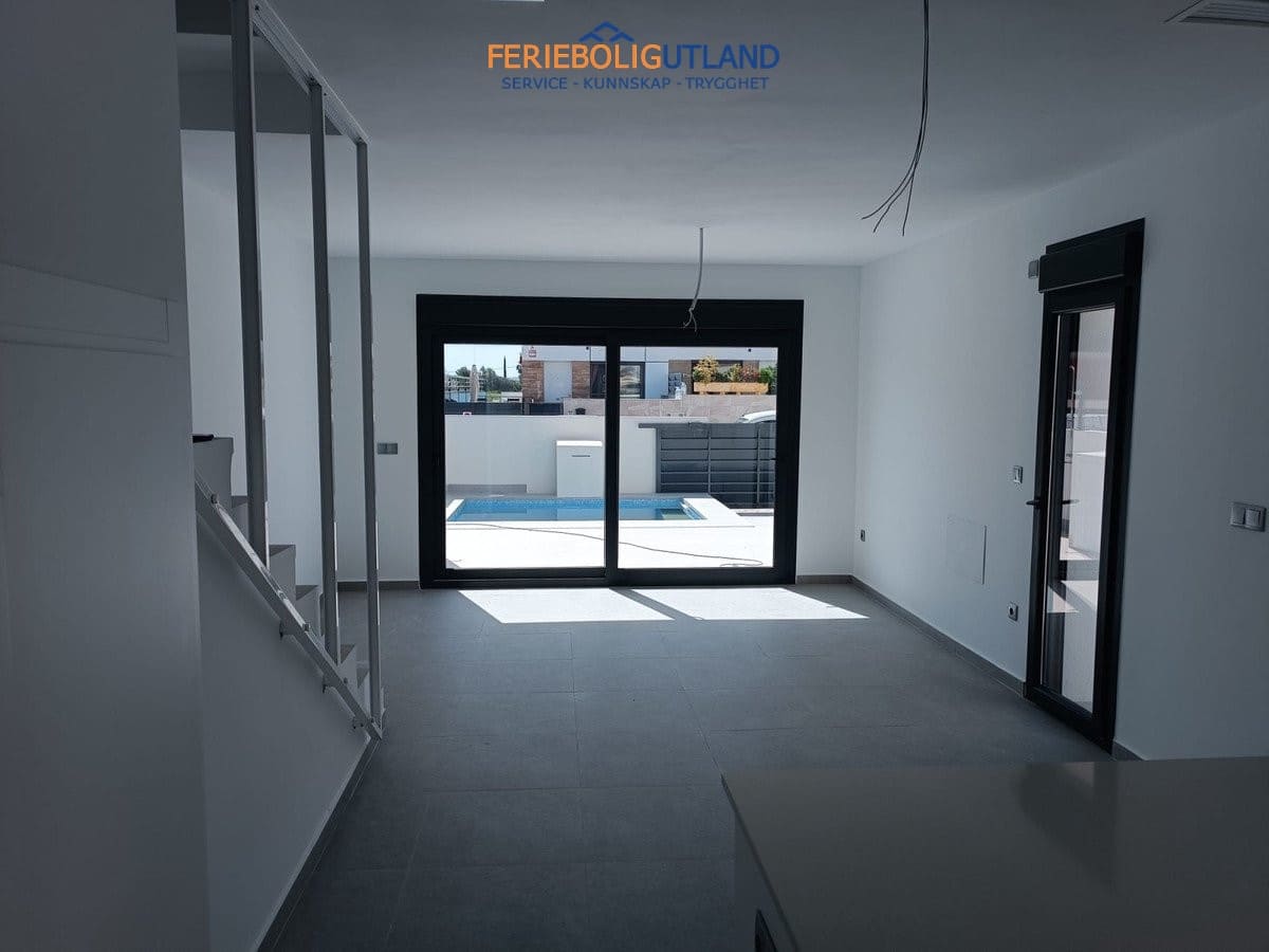 3 Zimmer Doppelhaus zu verkaufen in Daya Nueva mit Pool Garage - 317.000 € (Ref: 10000814)