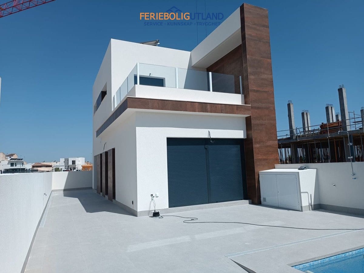 3 Zimmer Doppelhaus zu verkaufen in Daya Nueva mit Pool Garage - 317.000 € (Ref: 10000814)