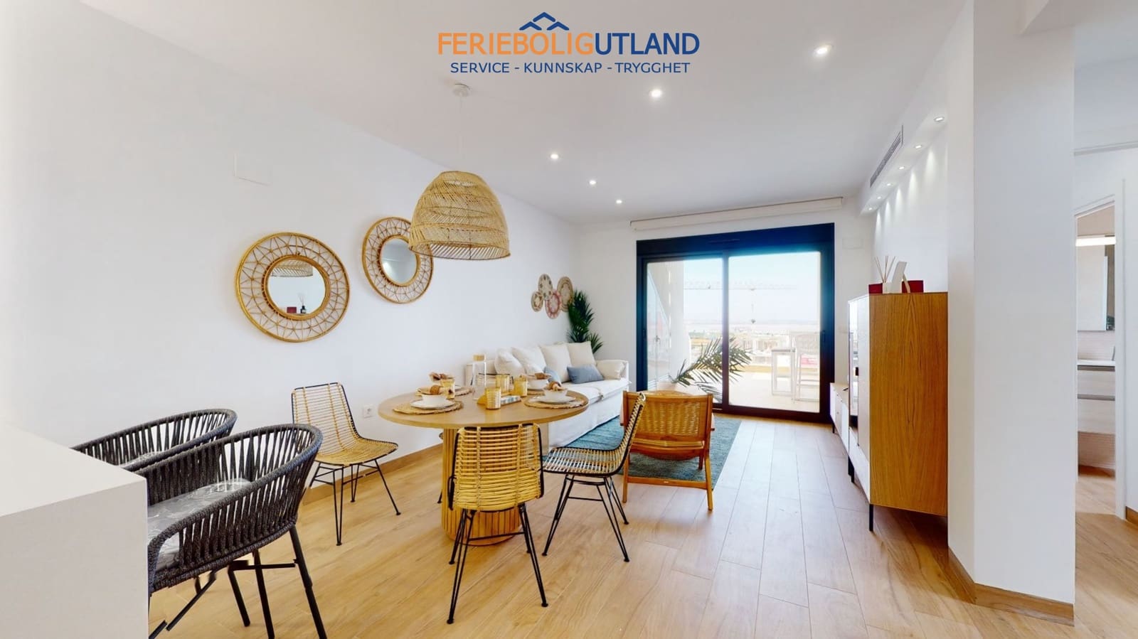 2 soveværelse Bungalow til salg i Torrevieja med swimmingpool - € 309.900 (Ref: 10000829)