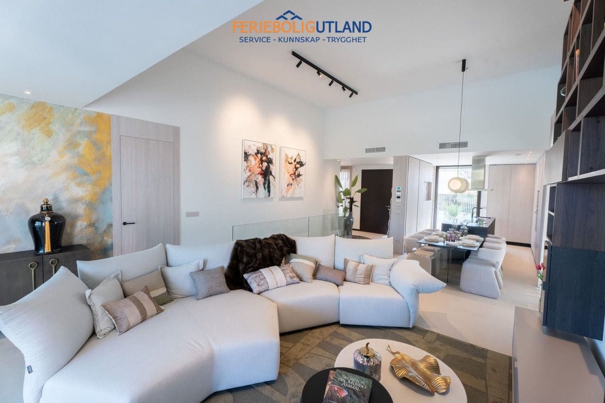 3 soveværelse Villa til salg i Algorfa med swimmingpool garage - € 1.600.000 (Ref: 10000830)