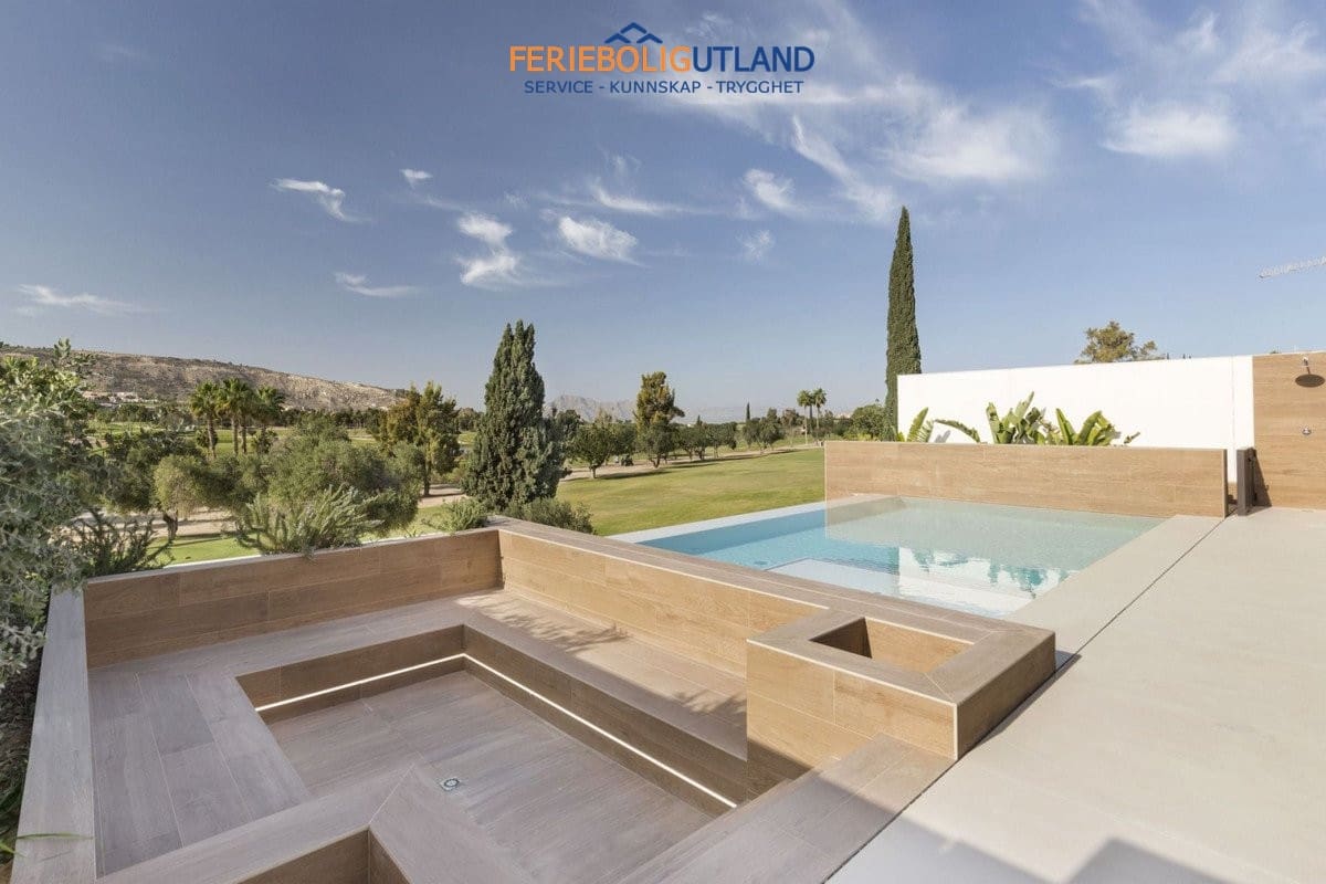 3 soveværelse Villa til salg i Algorfa med swimmingpool garage - € 1.600.000 (Ref: 10000830)