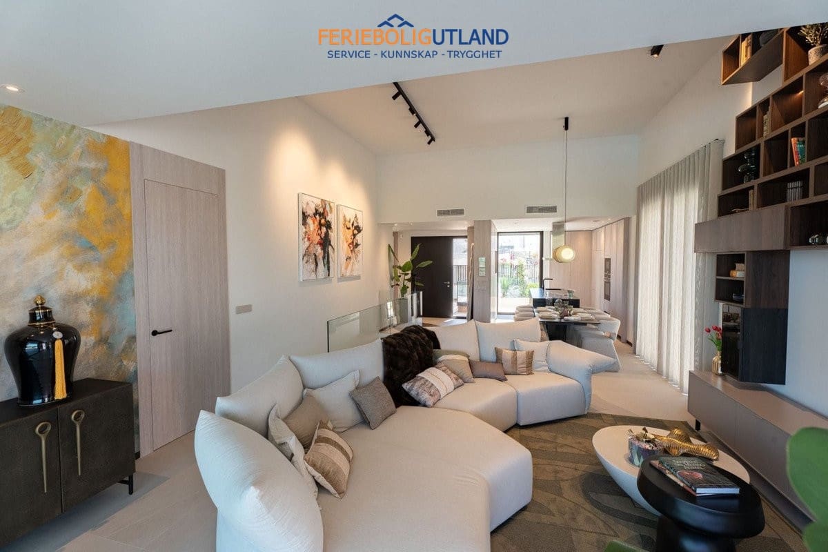 3 soveværelse Villa til salg i Algorfa med swimmingpool garage - € 1.600.000 (Ref: 10000830)