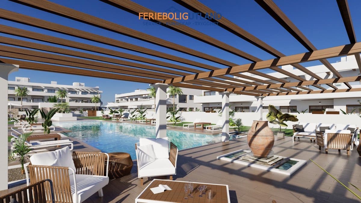 3 soveværelse Penthouse til salg i Los Alcazares med swimmingpool - € 399.000 (Ref: 10000831)
