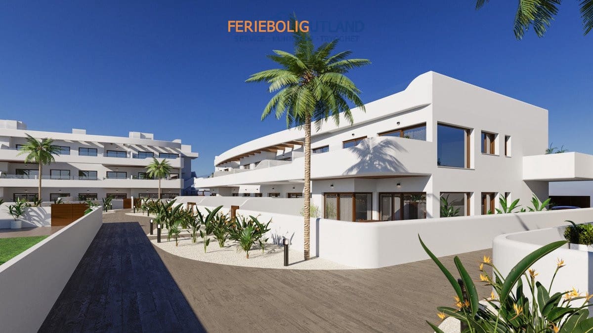 3 soveværelse Penthouse til salg i Los Alcazares med swimmingpool - € 399.000 (Ref: 10000831)
