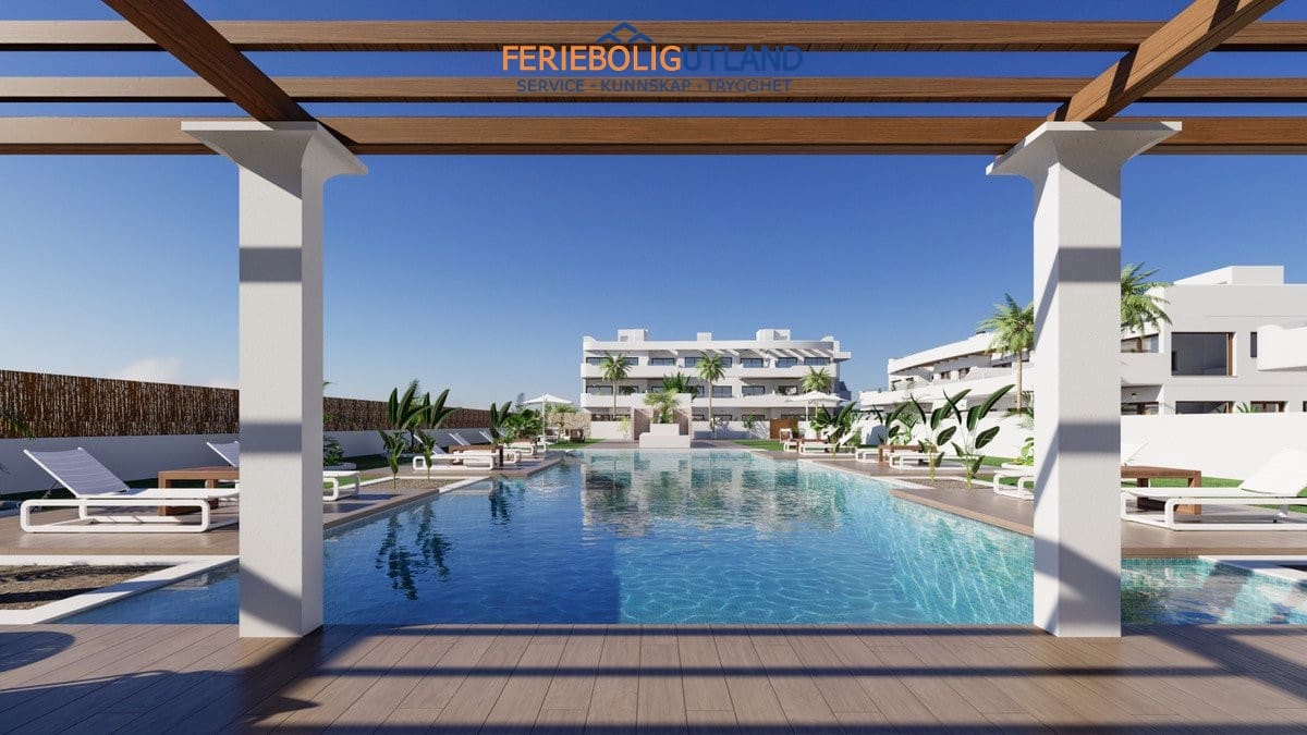 3 soveværelse Penthouse til salg i Los Alcazares med swimmingpool - € 399.000 (Ref: 10000831)