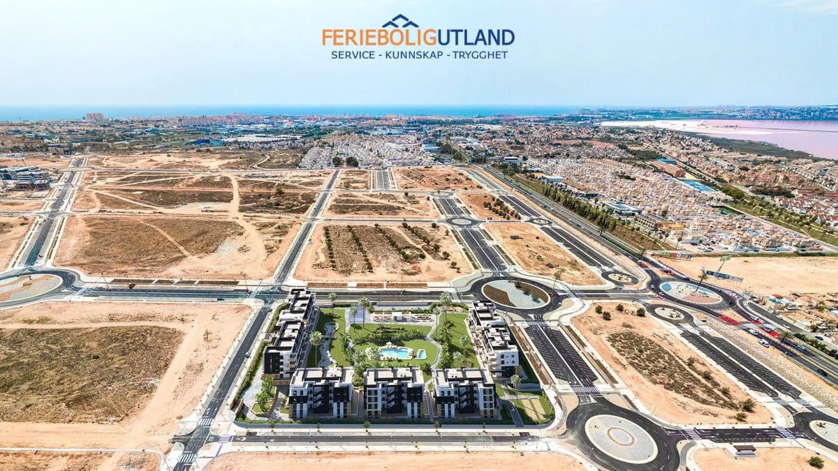2 soveværelse Penthouse til salg i Torrevieja med swimmingpool garage - € 344.000 (Ref: 10000834)