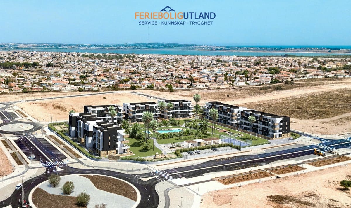 2 soveværelse Penthouse til salg i Torrevieja med swimmingpool garage - € 344.000 (Ref: 10000834)