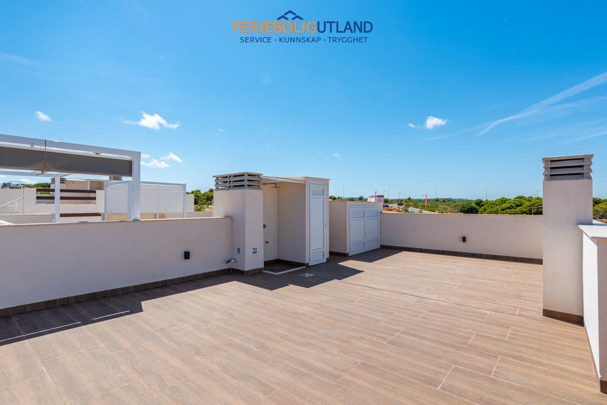 3 soveværelse Lejlighed til salg i Torrevieja med swimmingpool garage - € 310.000 (Ref: 10000836)