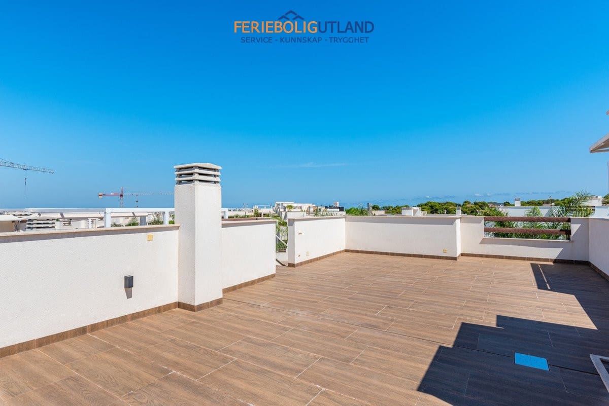 3 soveværelse Lejlighed til salg i Torrevieja med swimmingpool garage - € 310.000 (Ref: 10000836)