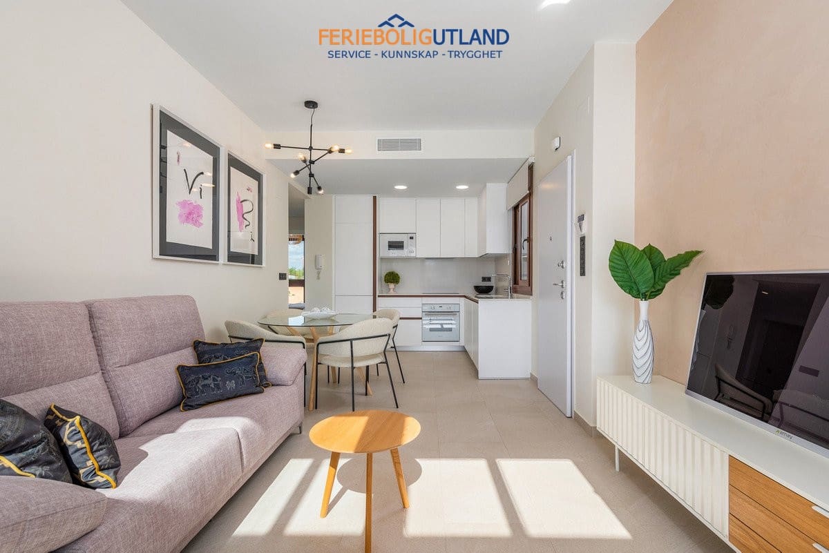3 soverom Penthouse til salgs i Torrevieja med svømmebasseng garasje - € 330 000 (Ref: 10000839)