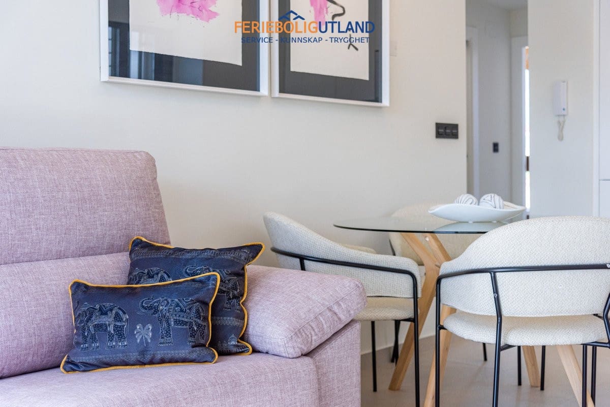 3 soverom Penthouse til salgs i Torrevieja med svømmebasseng garasje - € 330 000 (Ref: 10000839)