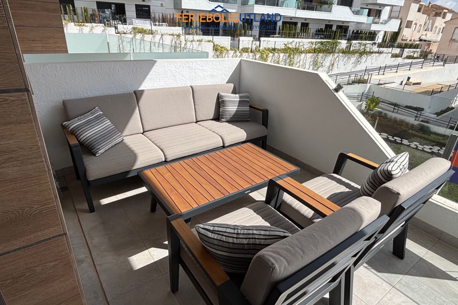 2 soveværelse Lejlighed til salg i Villamartin med swimmingpool garage - € 229.000 (Ref: 10000841)