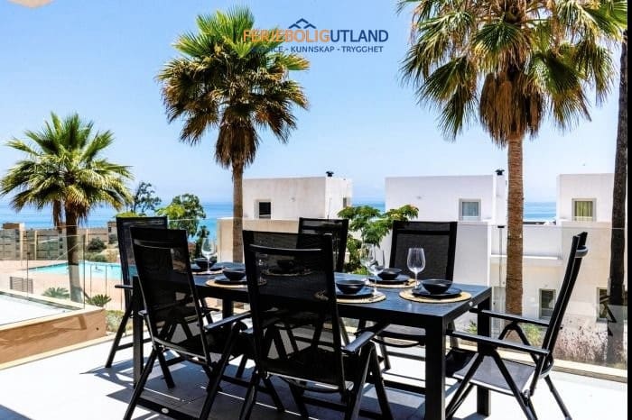 Pareado de 5 habitaciones en Fuengirola en venta con piscina garaje - 949.000 € (Ref: 10000854)