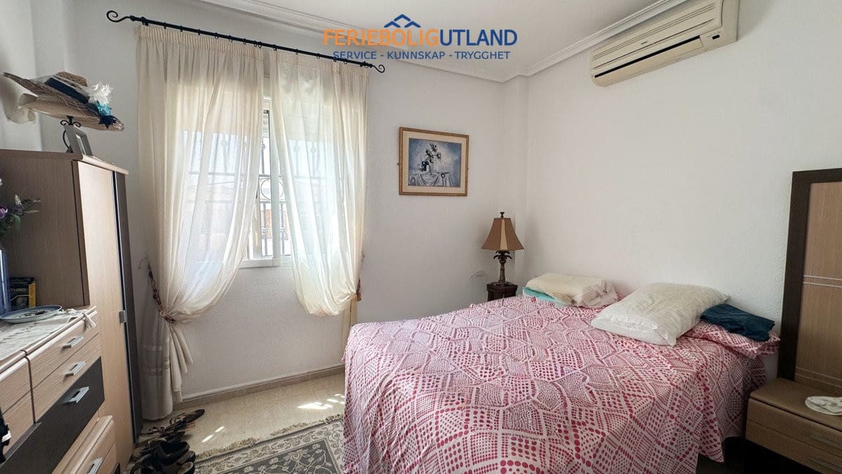 2 soverom Bungalow til salgs i Orihuela Costa med svømmebasseng - € 164 900 (Ref: 10000855)