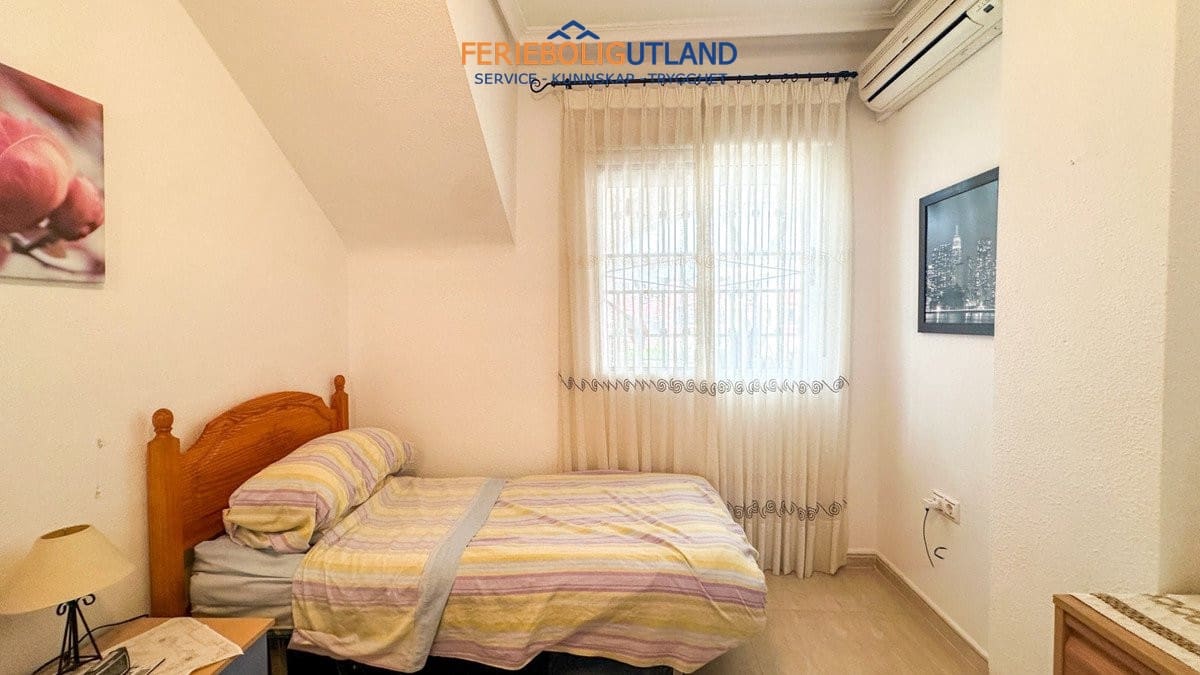 2 soverom Bungalow til salgs i Orihuela Costa med svømmebasseng - € 164 900 (Ref: 10000855)