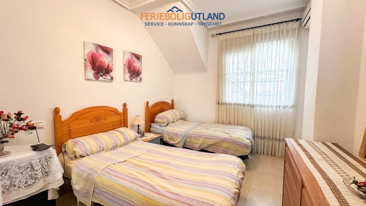2 soverom Bungalow til salgs i Orihuela Costa med svømmebasseng - € 164 900 (Ref: 10000855)