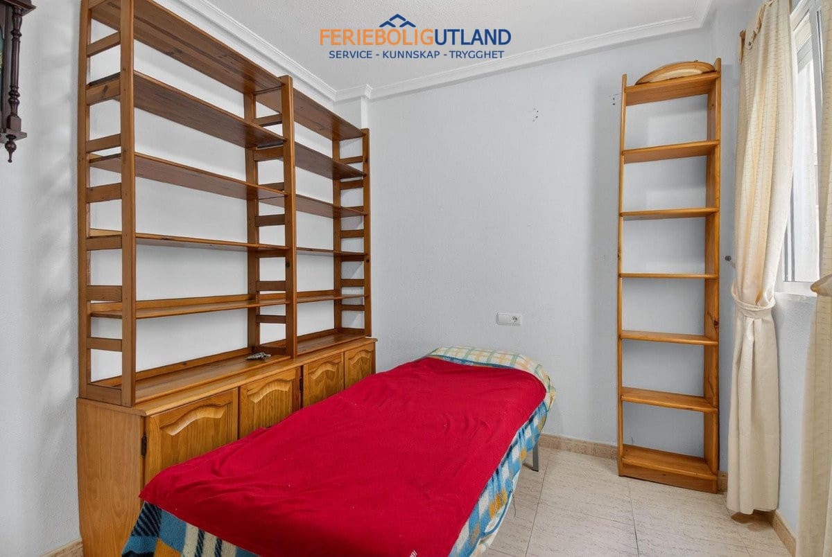 Apartamento de 2 habitaciones en Torrevieja en venta - 121.000 € (Ref: 10000858)