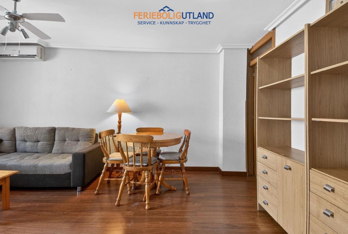 Apartamento de 2 habitaciones en Torrevieja en venta - 121.000 € (Ref: 10000858)