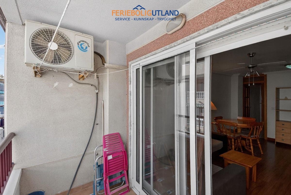 Apartamento de 2 habitaciones en Torrevieja en venta - 121.000 € (Ref: 10000858)