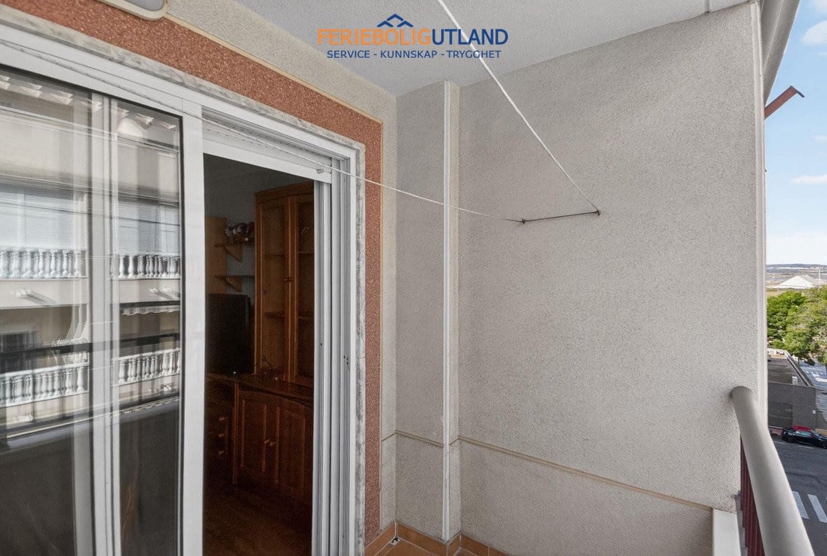 Apartamento de 2 habitaciones en Torrevieja en venta - 121.000 € (Ref: 10000858)