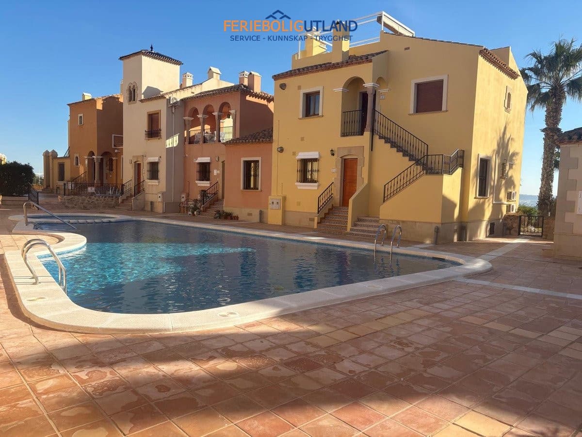 Casa de 3 habitaciones en Algorfa en venta con piscina - 249.000 € (Ref: 10000859)