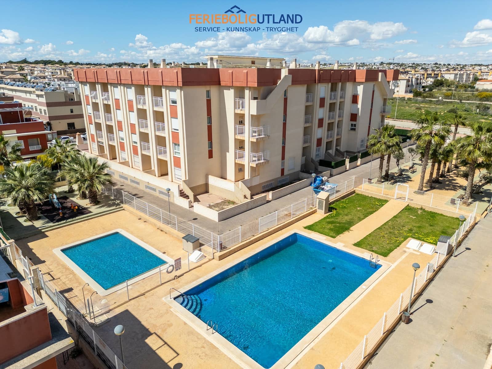 Ático de 2 habitaciones en Orihuela Costa en venta con piscina - 202.500 € (Ref: 10000865)
