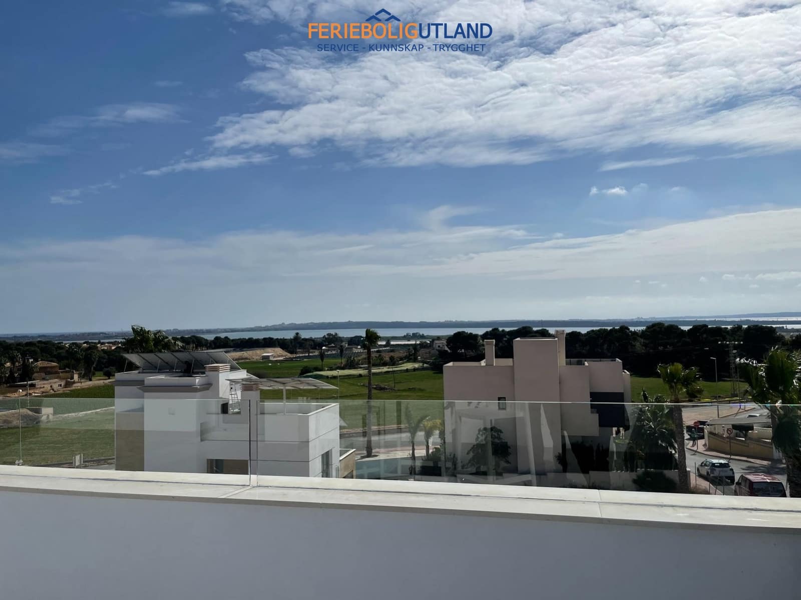 4 soverom Villa til salgs i Ciudad Quesada med svømmebasseng garasje - € 985 000 (Ref: 10000938)