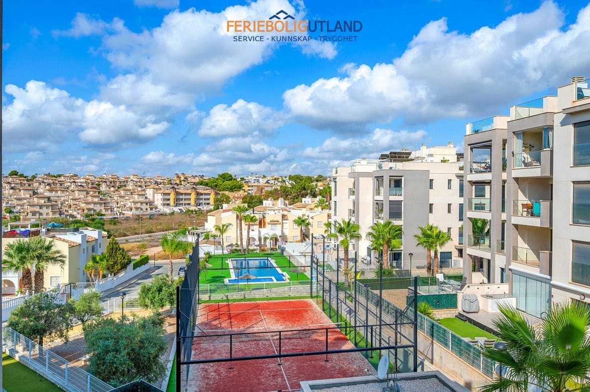 2 quarto Apartamento para venda em Villamartin com piscina garagem - 229 000 € (Ref: 10001058)