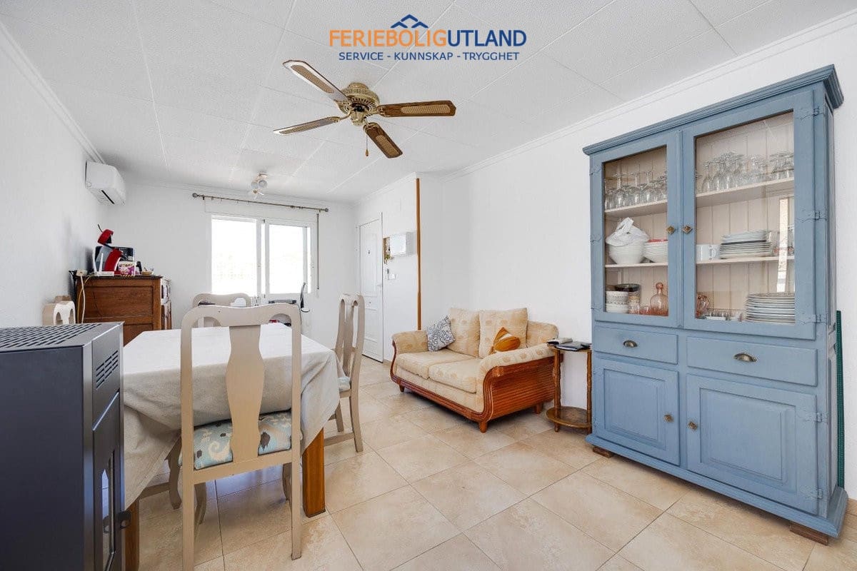 3 sypialnia Willa na sprzedaż w La Marina z basenem garażem - 279 969 € (Ref: 10001059)