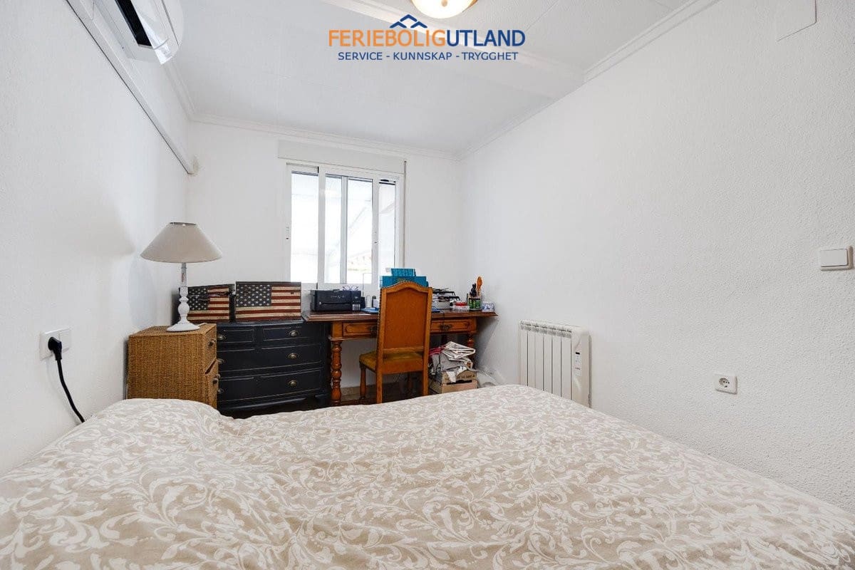 3 sypialnia Willa na sprzedaż w La Marina z basenem garażem - 279 969 € (Ref: 10001059)