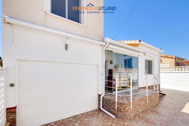 3 sypialnia Willa na sprzedaż w La Marina, Elche / Elx z basenem garażem - 279 969 € (Ref: 10001059)