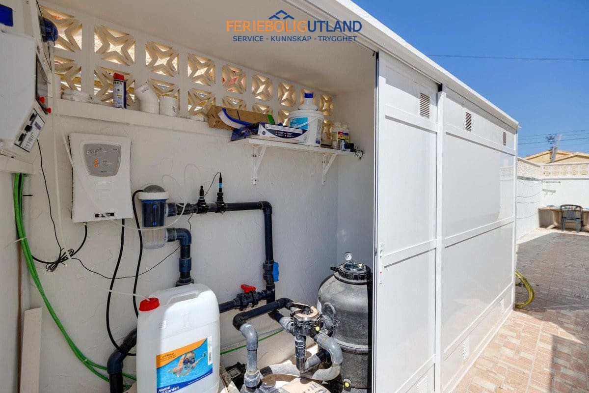 3 sypialnia Willa na sprzedaż w La Marina z basenem garażem - 279 969 € (Ref: 10001059)