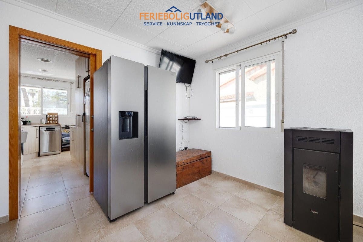 3 sypialnia Willa na sprzedaż w La Marina z basenem garażem - 279 969 € (Ref: 10001059)