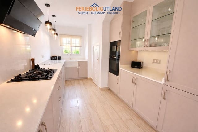 Chalet de 3 habitaciones en Los Dolses, Orihuela en venta con piscina garaje - 549.995 € (Ref: 10001060)