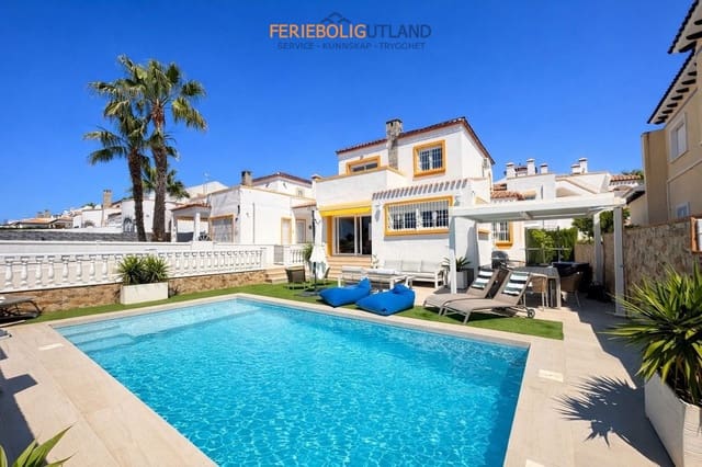 Chalet de 3 habitaciones en Los Dolses, Orihuela en venta con piscina garaje - 549.995 € (Ref: 10001060)