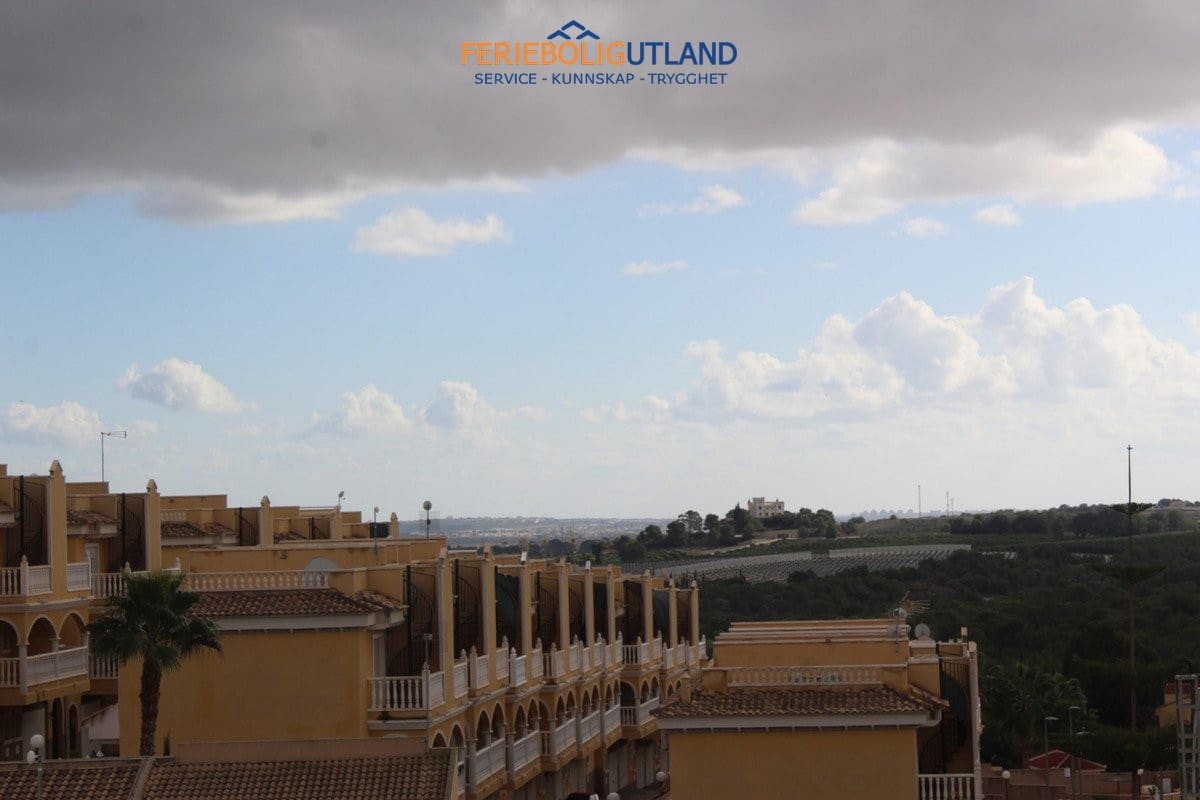 Casa de 3 habitaciones en Algorfa en venta con piscina garaje - 249.995 € (Ref: 10001063)