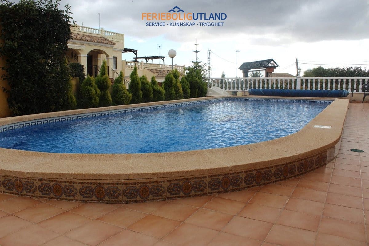 Casa de 3 habitaciones en Algorfa en venta con piscina garaje - 249.995 € (Ref: 10001063)