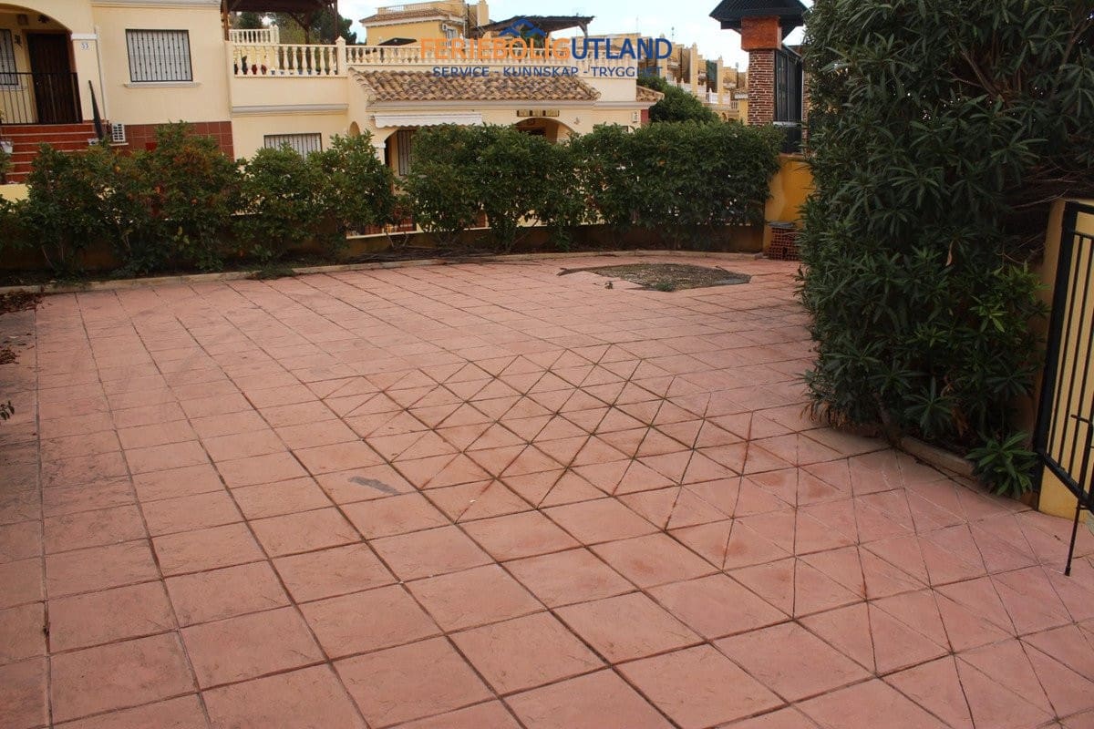 Casa de 3 habitaciones en Algorfa en venta con piscina garaje - 249.995 € (Ref: 10001063)