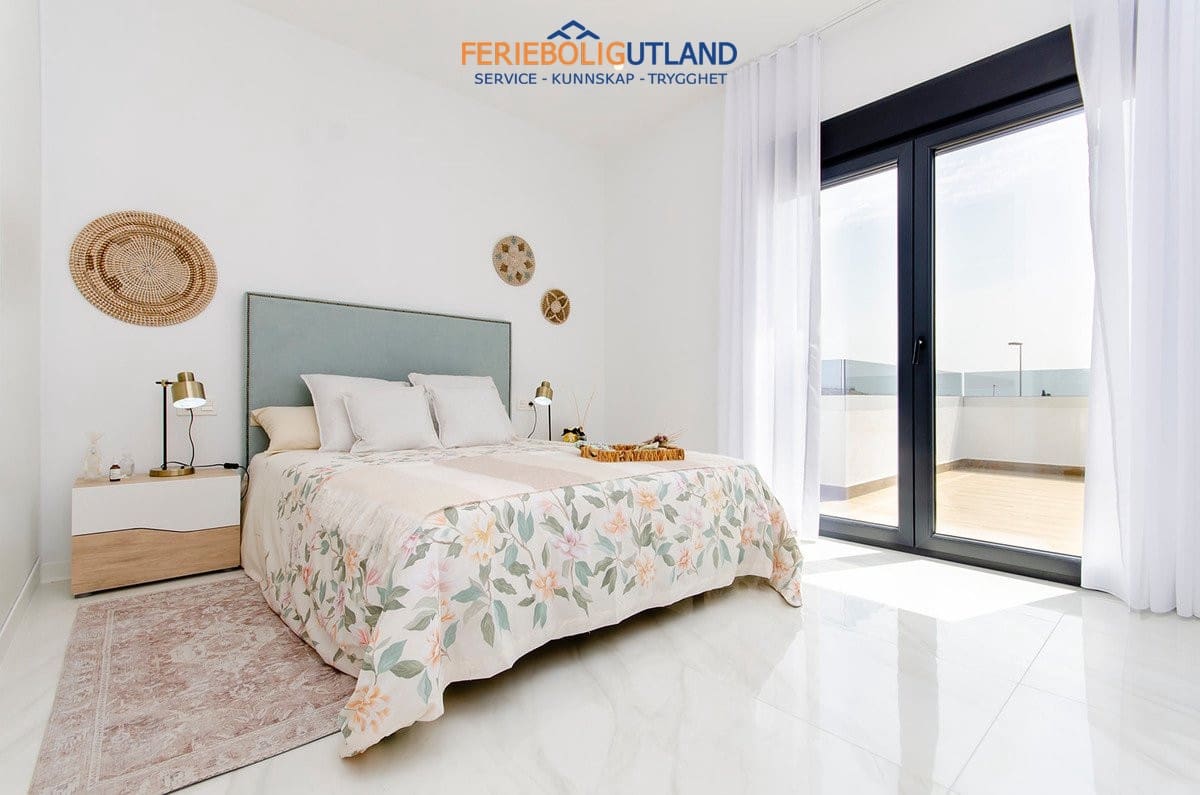3 camera da letto Villa in vendita in Vistabella con piscina garage - 439.000 € (Rif: 10001066)