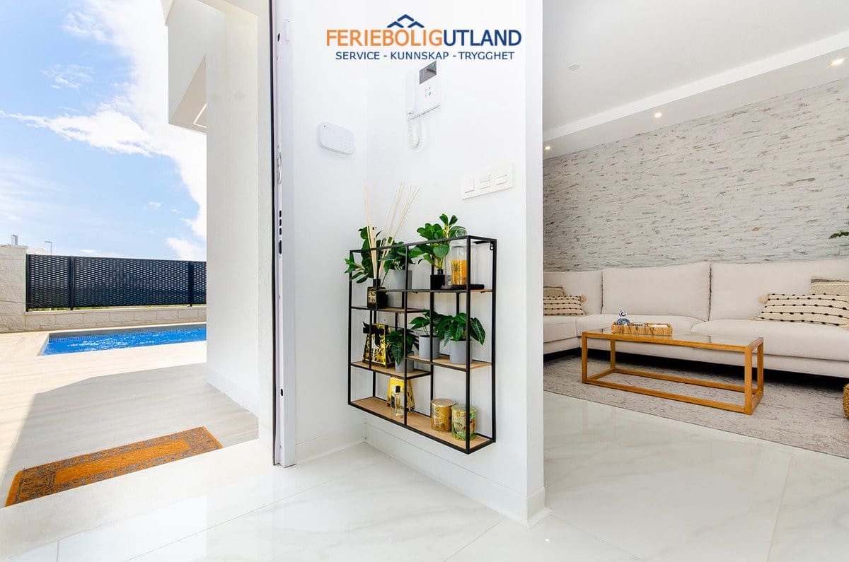 3 camera da letto Villa in vendita in Vistabella con piscina garage - 439.000 € (Rif: 10001066)