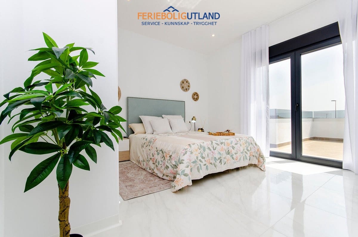 3 camera da letto Villa in vendita in Vistabella con piscina garage - 439.000 € (Rif: 10001066)