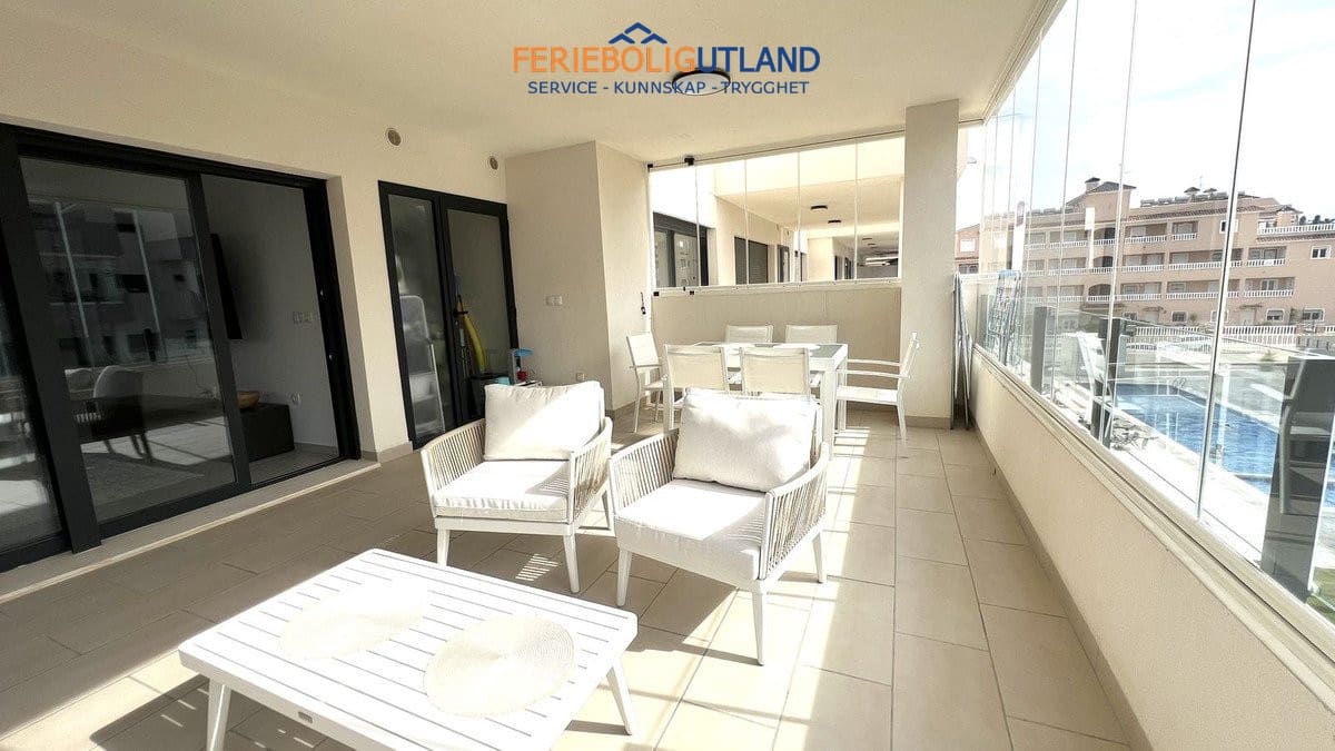 3 soveværelse Lejlighed til salg i Villamartin med swimmingpool garage - € 390.000 (Ref: 10001067)