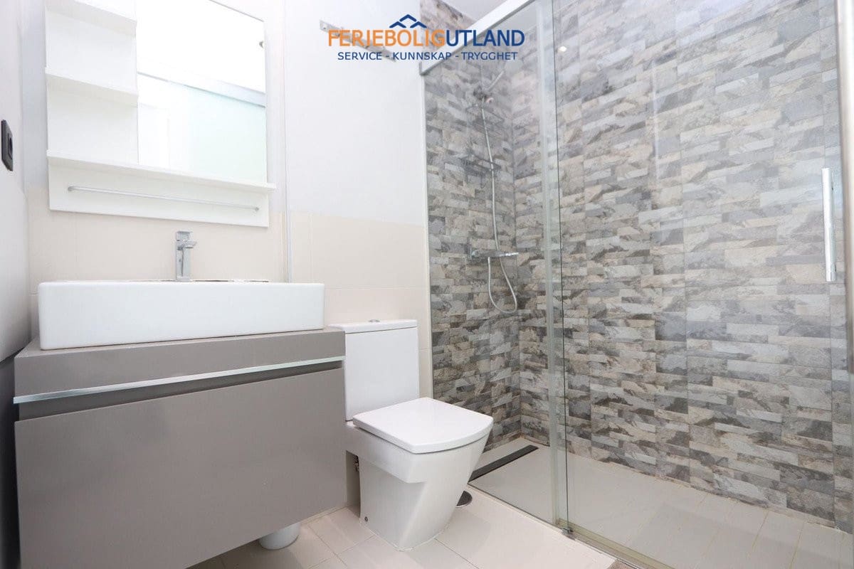 2 quarto Apartamento para venda em Villamartin com piscina garagem - 234 000 € (Ref: 10001069)
