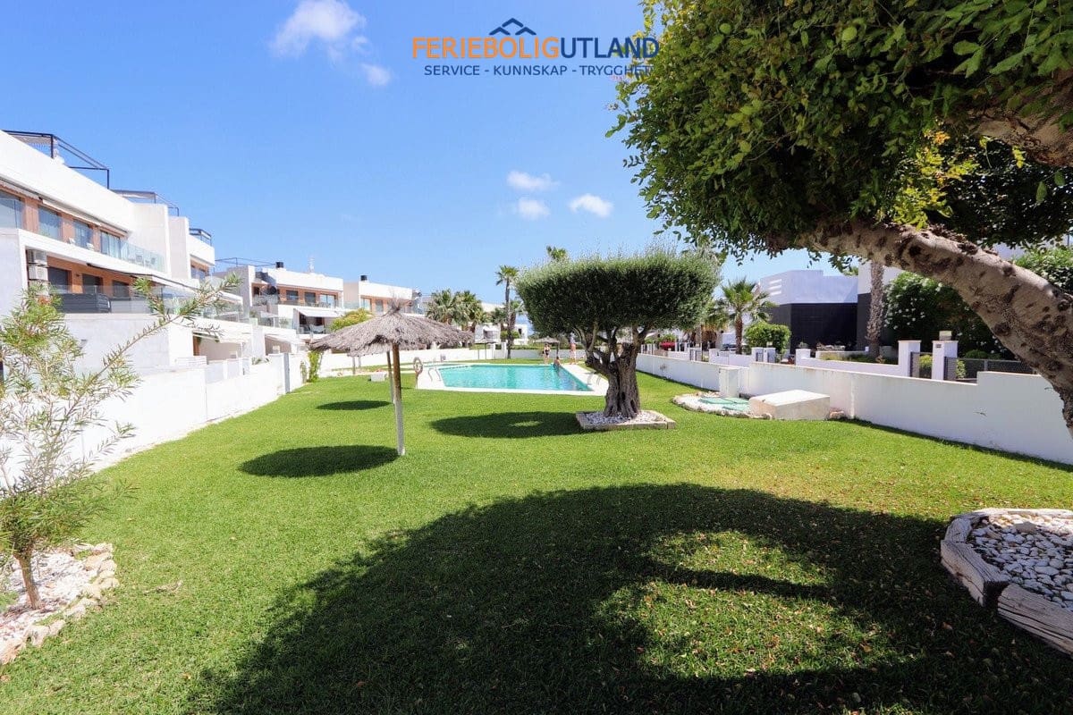 2 quarto Apartamento para venda em Villamartin com piscina garagem - 234 000 € (Ref: 10001069)