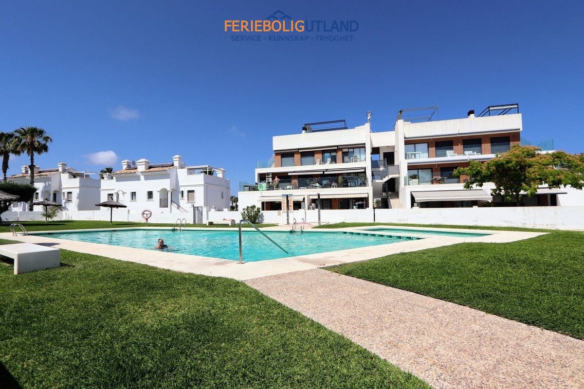 2 quarto Apartamento para venda em Villamartin com piscina garagem - 234 000 € (Ref: 10001069)