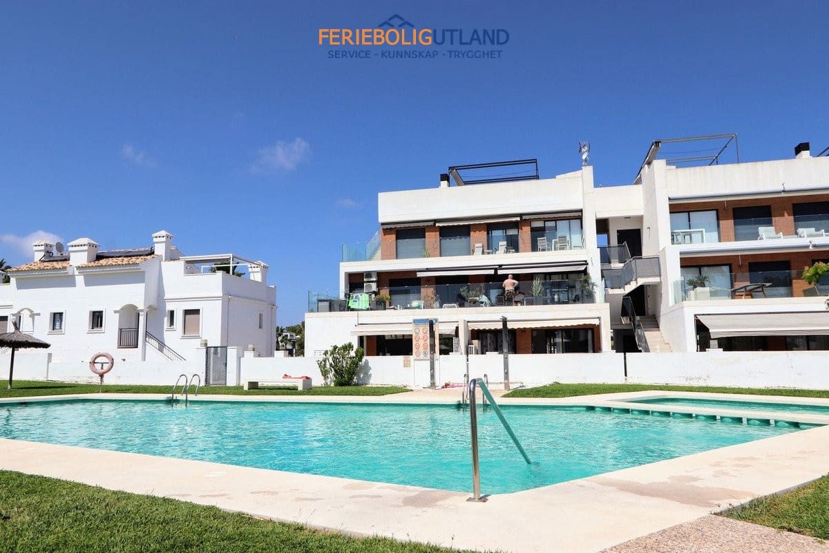 2 quarto Apartamento para venda em Villamartin com piscina garagem - 234 000 € (Ref: 10001069)