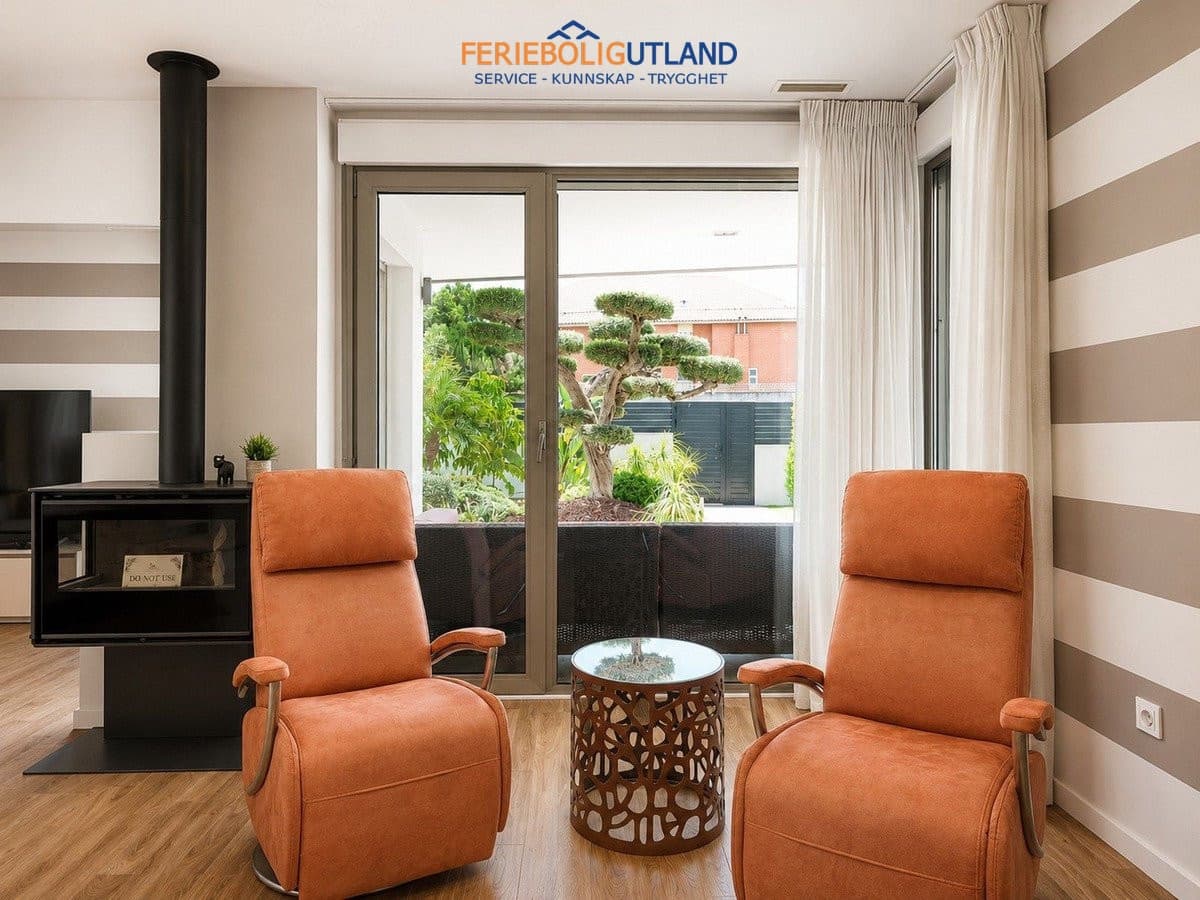 Chalet de 5 habitaciones en Santa Pola en venta con piscina garaje - 1.190.000 € (Ref: 10001071)