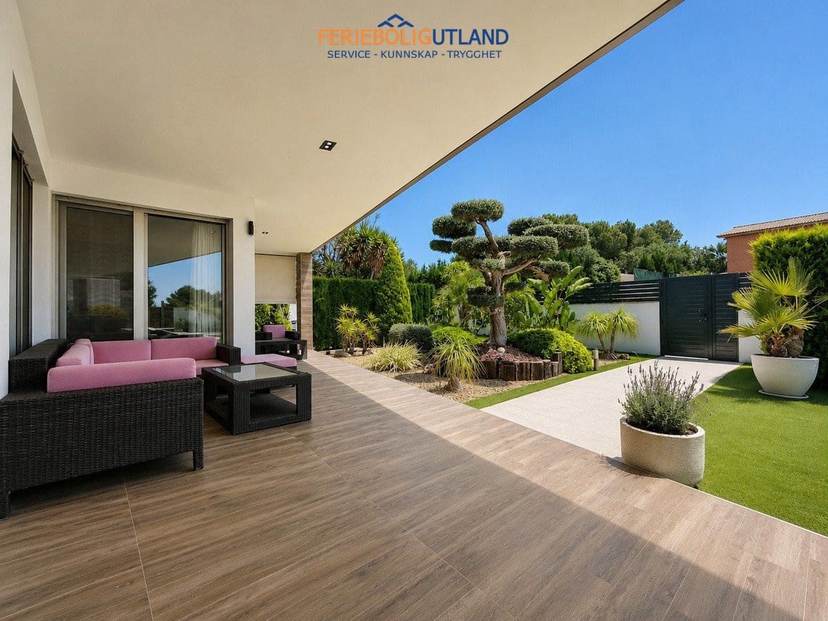 Chalet de 5 habitaciones en Santa Pola en venta con piscina garaje - 1.190.000 € (Ref: 10001071)
