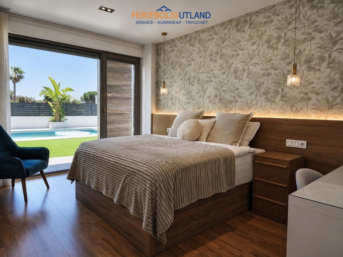 Chalet de 5 habitaciones en Santa Pola en venta con piscina garaje - 1.190.000 € (Ref: 10001071)