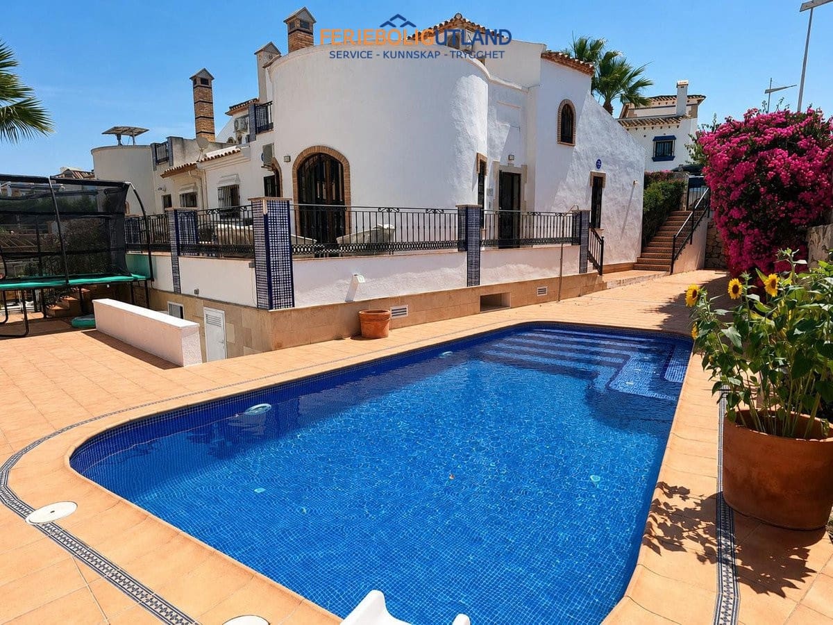 3 sovrum Villa till salu i Algorfa med pool garage - 449 995 € (Ref: 10001072)